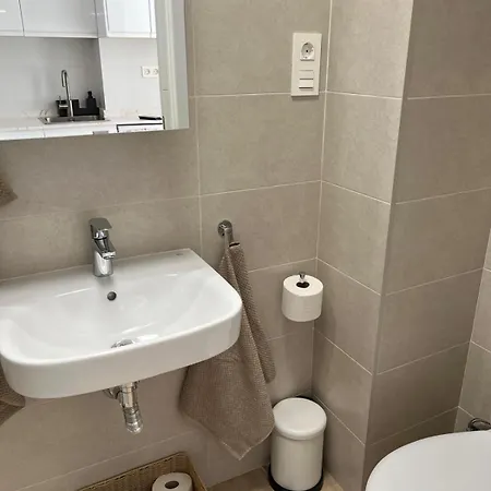 Coral Bay Apartment